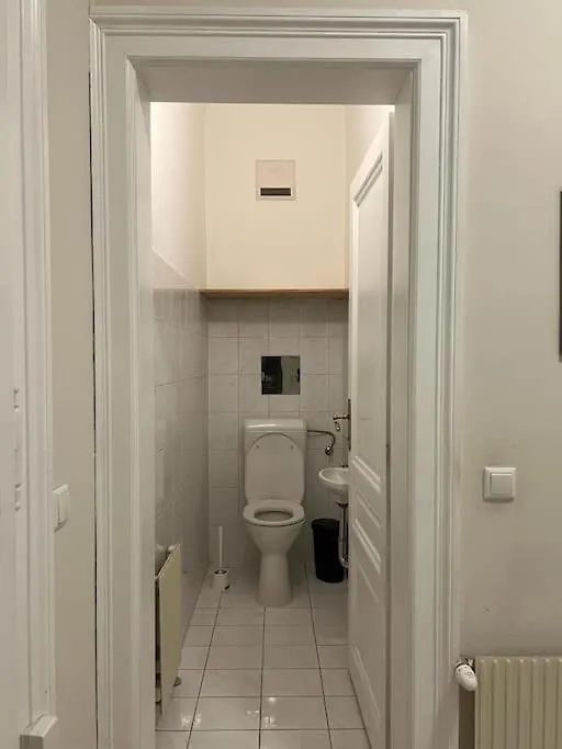 90 M2 Spacious Apartment With Free Parking Bécs