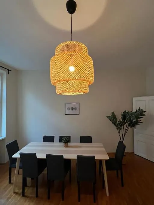 90 M2 Spacious Apartment With Free Parking Vienna Austria